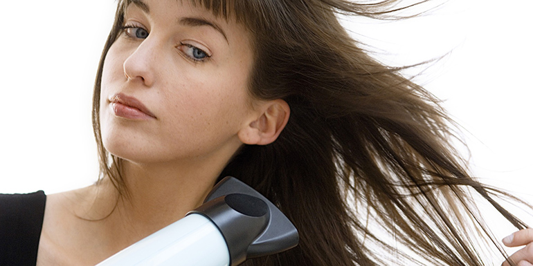 Máy sấy tóc Tourmaline vừa giúp tóc khô nhanh vừa làm tăng sức sống cho mái tóc của bạn