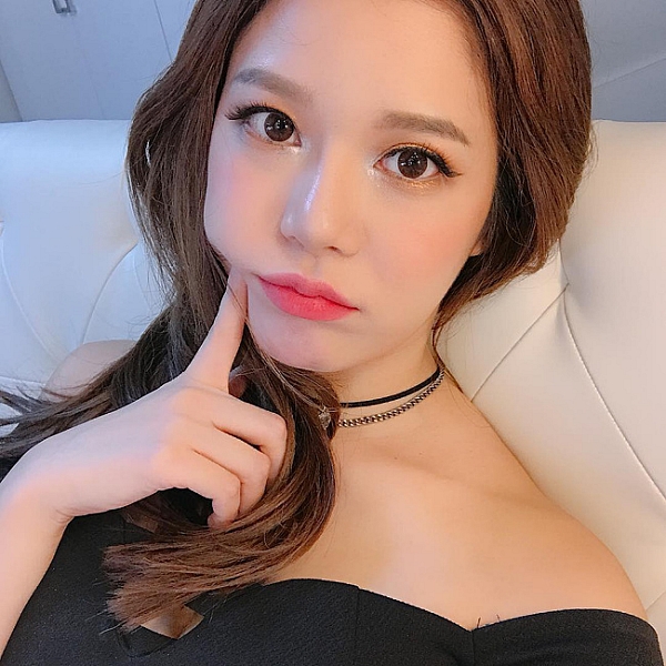 5-xu-huong-makeup-len-ngoi-trong-nam-2017-4