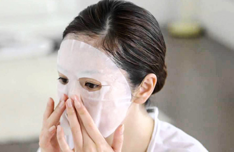 Sử dụng mặt nạ giấy rất tốt cho da