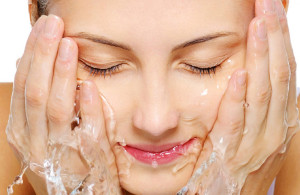 Rửa mặt giúp làn da thoáng sạch như ý