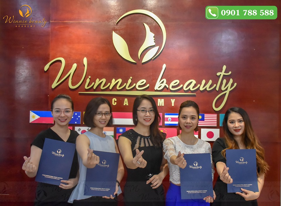 Hình ảnh học viên tốt nghiệp khóa học chuyên sâu của HairStroke