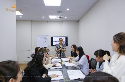 Khai giảng lớp phun xăm thẩm mỹ cơ bản cho người mới bắt đầu tại Hà Nội